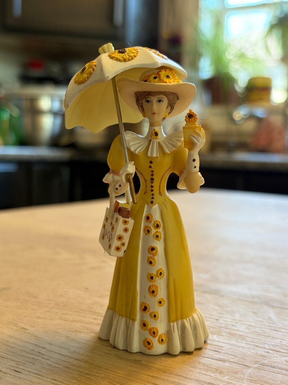 AVON | 2012 Miss Albee Porcelain Presidents Club Miniature Figurines Collectible